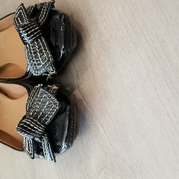 EUC Elie Tahari Black Patent Ballet Flats Size 6 - Picture 2 of 9